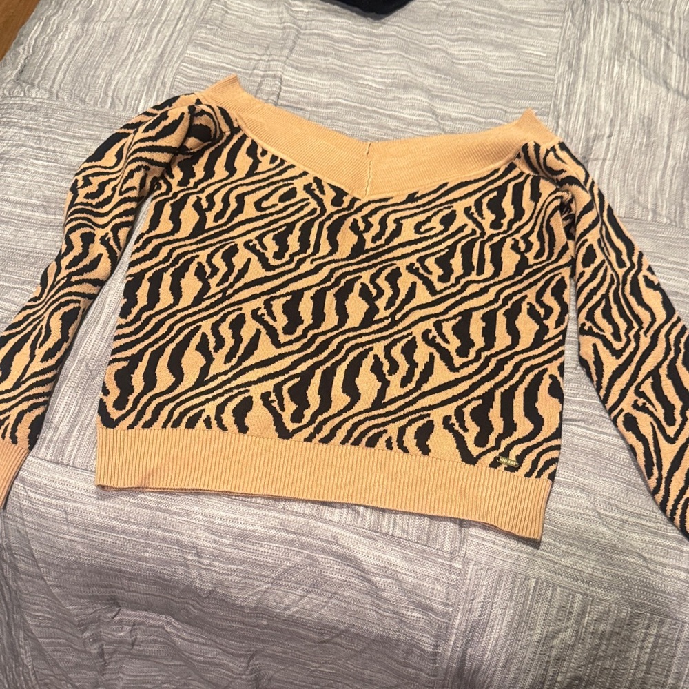 Guess Off-the-Shoulder Zebra Print Sweater
